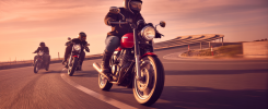 Moto rétro-sportive Yamaha XSR900 2025 en comparaison
