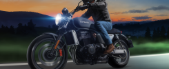 Caméra Insta360 X5 capturant une aventure à moto
